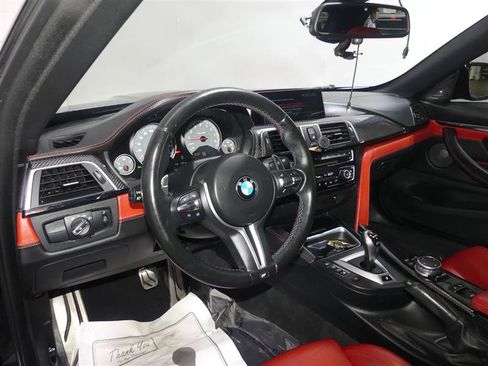Used 2017 BMW M4 Convertible RWD image 23