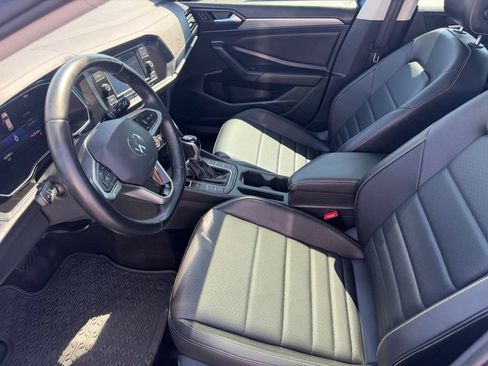 Used 2022 Volkswagen Jetta SE FWD image 24