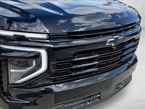 Certified 2025 Chevrolet Suburban RST image 30