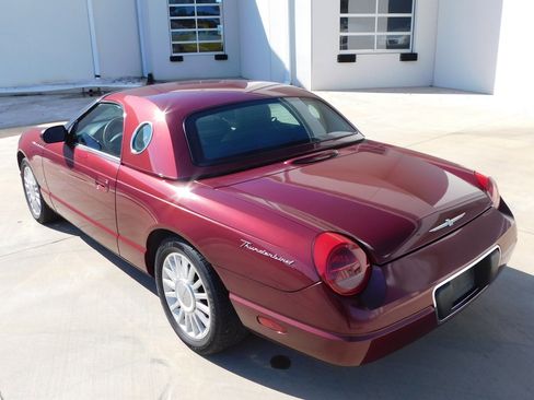 Used 2004 Ford Thunderbird image 19