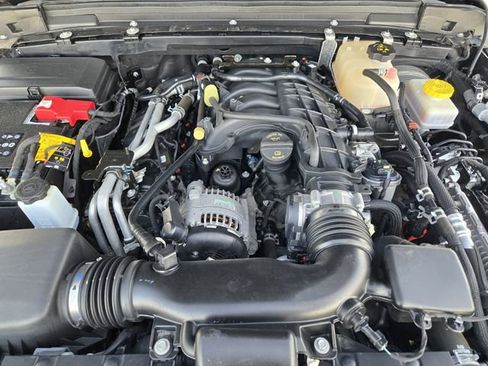 Used 2021 Jeep Wrangler Unlimited Sport image 31