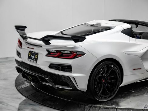 Used 2023 Chevrolet Corvette Z06 w/ Z07 Performance Package image 22
