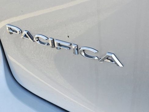 New 2026 Chrysler Pacifica Select FWD image 30