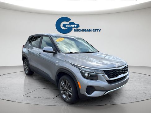 Used 2023 Kia Seltos LX AWD/4WD image 15