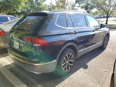 Used 2021 Volkswagen Tiguan SE w/ Panoramic Sunroof Package FWD image 16