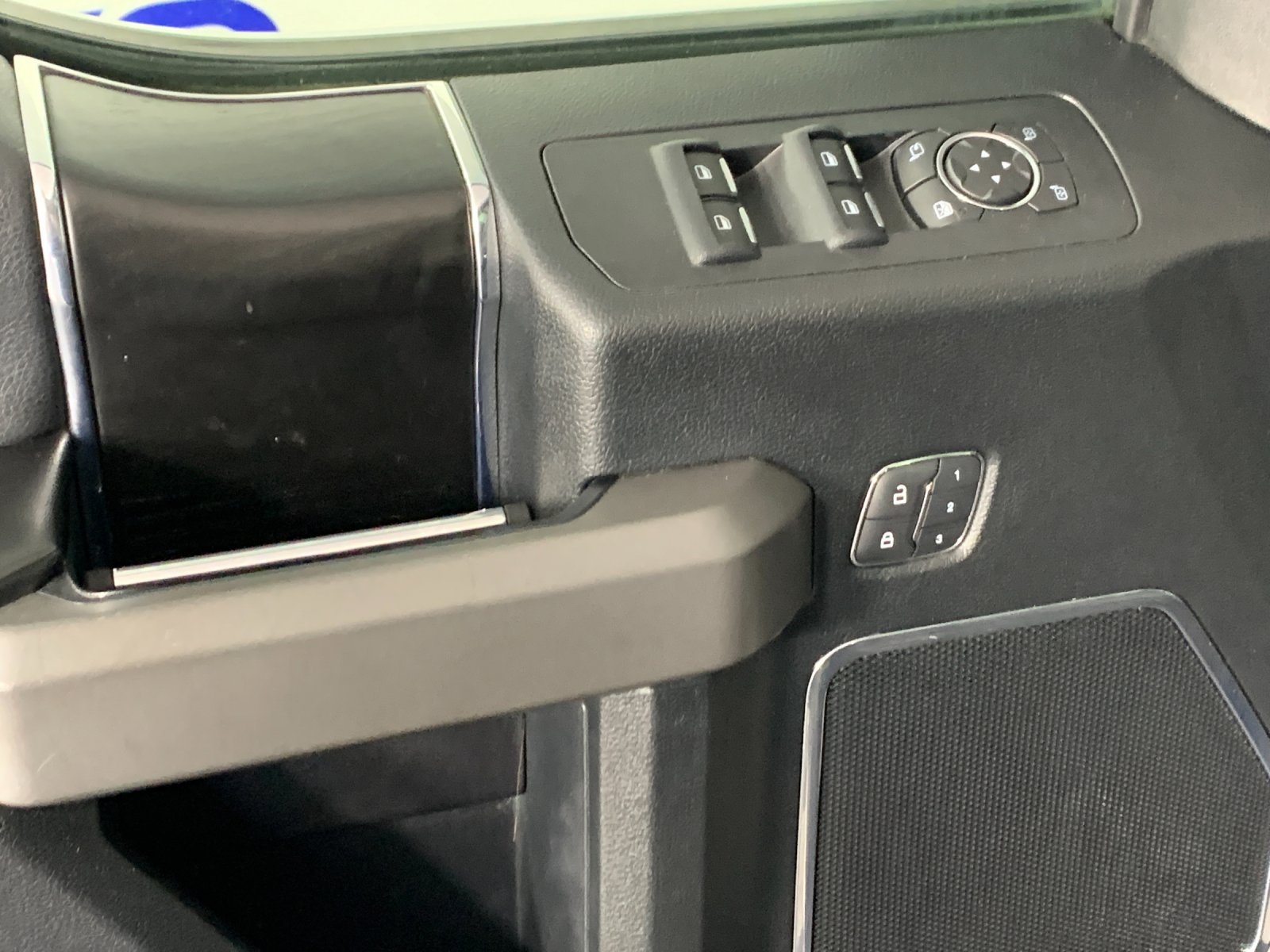 Used 2019 Ford F150 Platinum w/ Equipment Group 701A Luxury AWD/4WD image 13