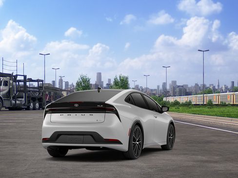 New 2027 Toyota Prius XLE FWD image 11
