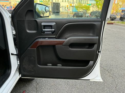 Used 2018 GMC Sierra 1500 SLE w/ SLE Value Package AWD/4WD image 14
