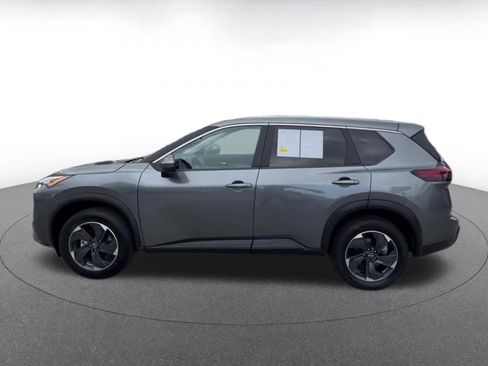 Used 2025 Nissan Rogue SV FWD image 9