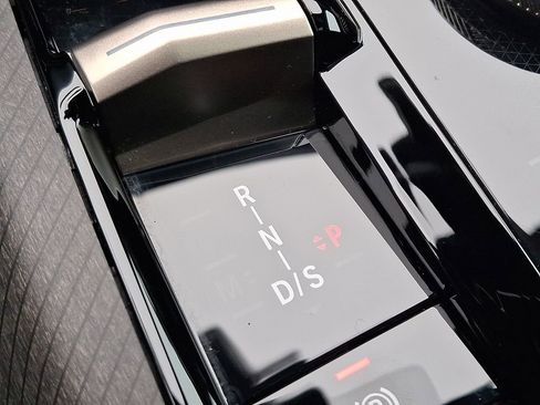 Used 2025 BMW X3 xDrive30i w/ Premium Package image 16