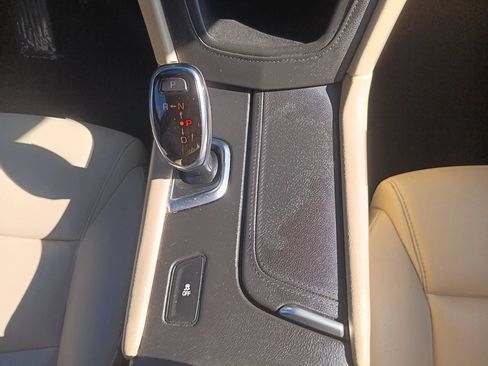 Used 2018 Cadillac XT5 FWD image 20
