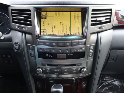 Used 2010 Lexus LX 570 4WD image 38