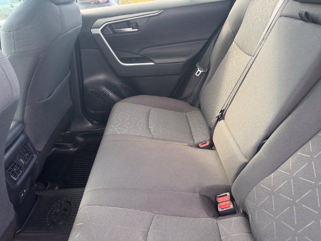 Used 2024 Toyota RAV4 XLE FWD image 26