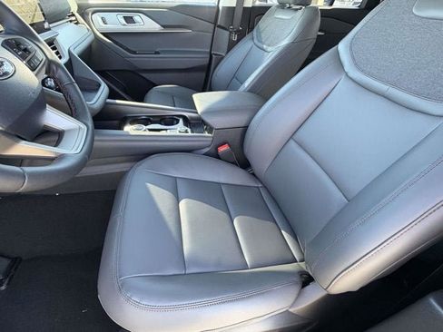 New 2026 Ford Explorer Active w/ Active Comfort Package image 12