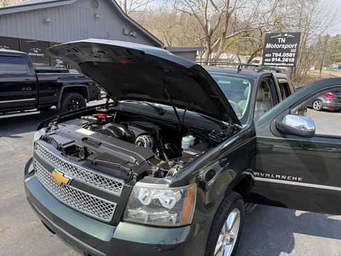 Used 2013 Chevrolet Avalanche LTZ image 83