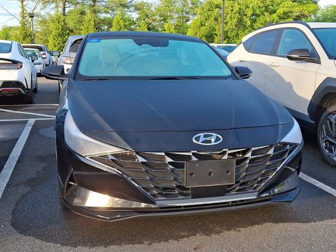 Used 2023 Hyundai Elantra Limited FWD image 4