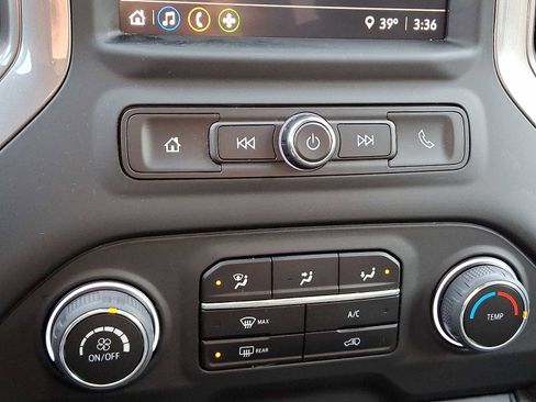 Used 2023 Chevrolet Silverado 1500 Custom image 15