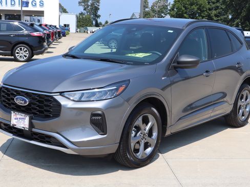 Used 2023 Ford Escape ST-Line image 2