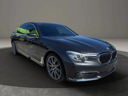 Used 2016 BMW 740i RWD image 4