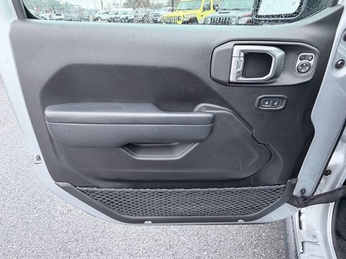 Used 2023 Jeep Gladiator Sport image 24