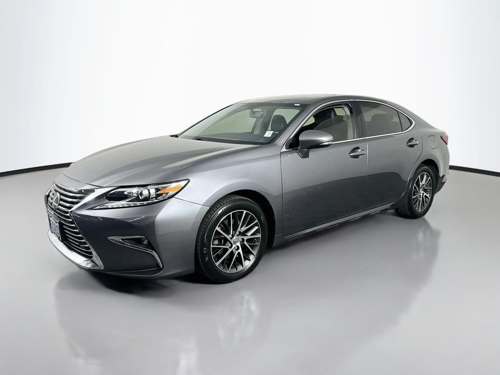 Used 2016 Lexus ES 350 w/ Premium Package w/Wood Trim FWD image 4