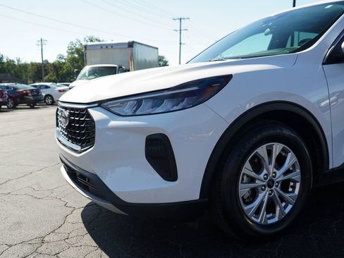 Used 2023 Ford Escape Active w/ Tech Pack #2 FWD image 16