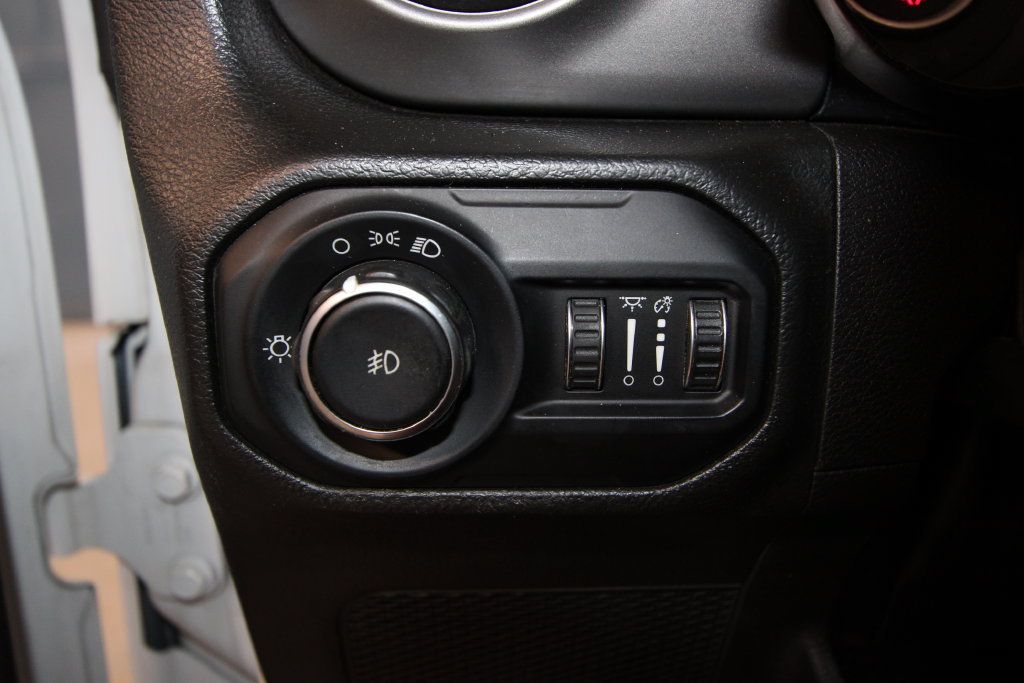 Used 2022 Jeep Wrangler Unlimited Sport AWD/4WD image 7
