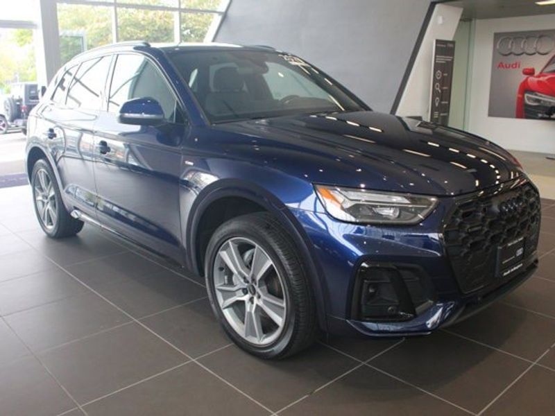 Certified 2025 Audi Q5 2.0T Premium image 1