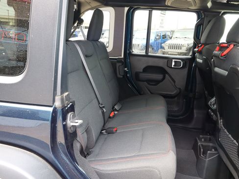 Used 2025 Jeep Wrangler Unlimited Rubicon AWD/4WD image 23