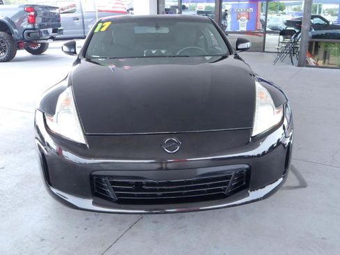 Used 2017 Nissan 370Z Coupe RWD image 13