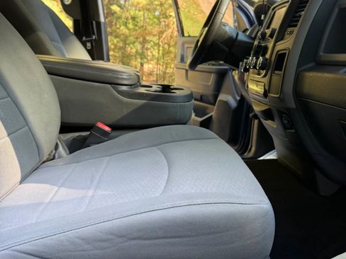 Used 2015 RAM 1500 Express RWD image 13
