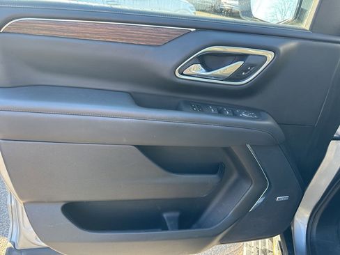 Used 2024 Chevrolet Suburban High Country image 18