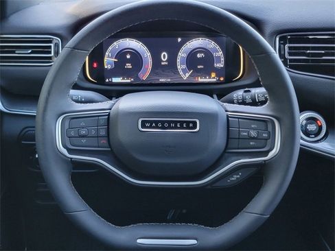 Used 2023 Jeep Wagoneer 4WD w/ Premium Group I image 33