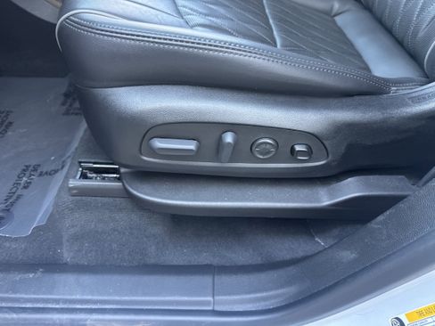 Used 2023 Buick Enclave Avenir w/ Avenir Technology Package image 6