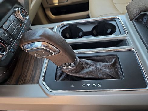 Used 2020 Ford F150 Lariat w/ Equipment Group 502A Luxury RWD image 17