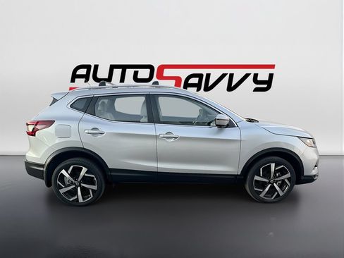 Used 2022 Nissan Rogue Sport SL FWD image 8