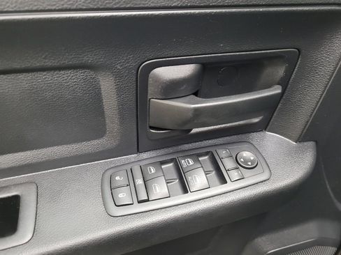 Used 2016 RAM 1500 Express RWD image 27