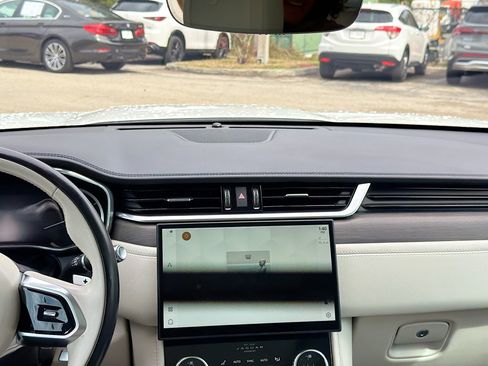 Used 2021 Jaguar F-PACE S image 18