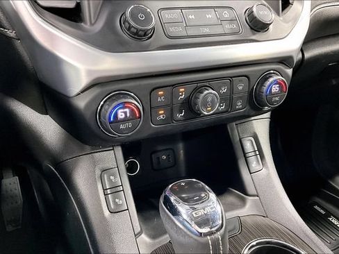 Used 2018 GMC Acadia SLT FWD image 17