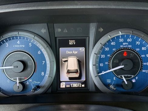 Used 2018 Toyota Sienna L image 22