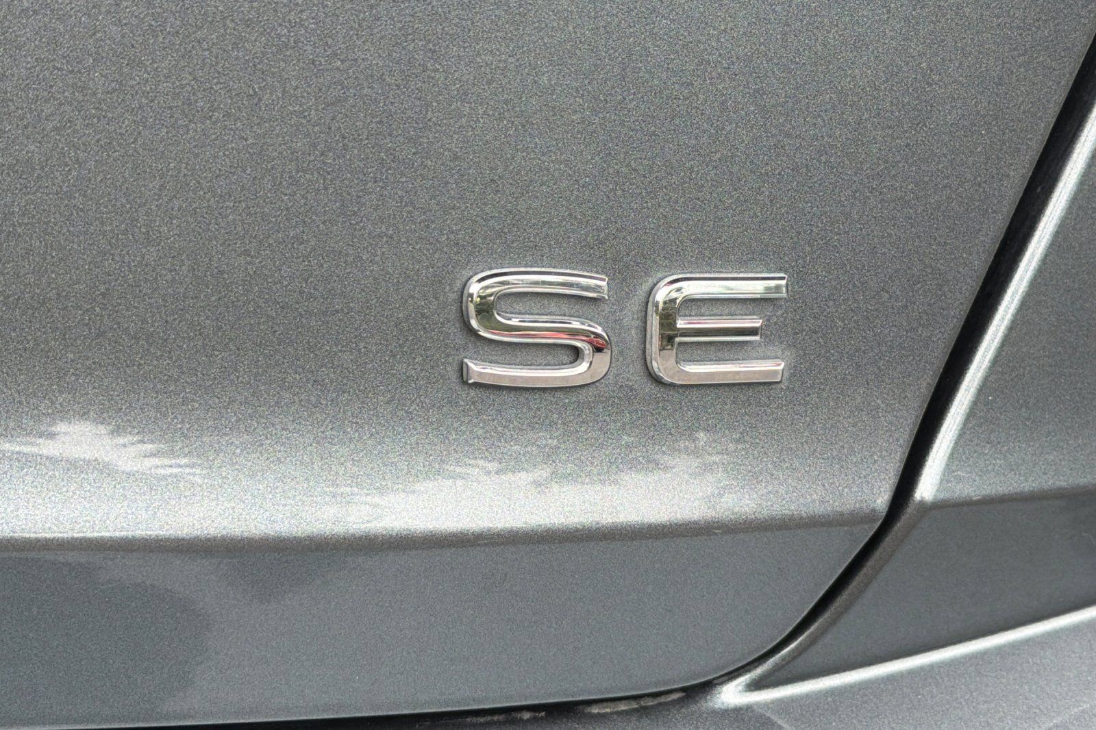 Used 2025 Volkswagen Jetta SE FWD image 26