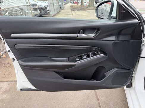 Used 2020 Nissan Altima 2.5 SV image 8