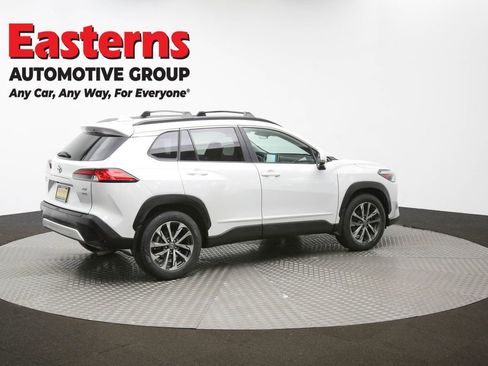 Used 2022 Toyota Corolla Cross XLE w/ Convenience Package image 39