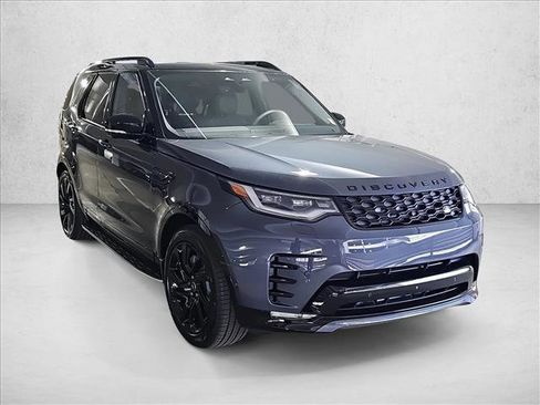 Used 2025 Land Rover Discovery Dynamic SE AWD/4WD image 3