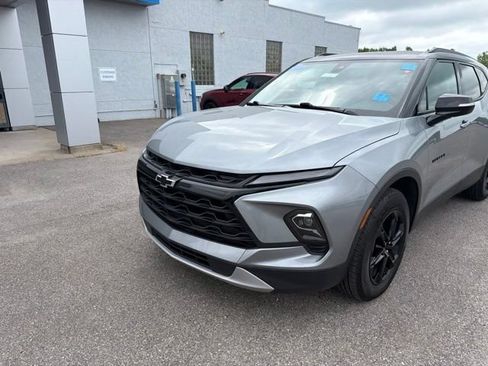 Used 2023 Chevrolet Blazer LT w/ Midnight/Sport Edition FWD image 3