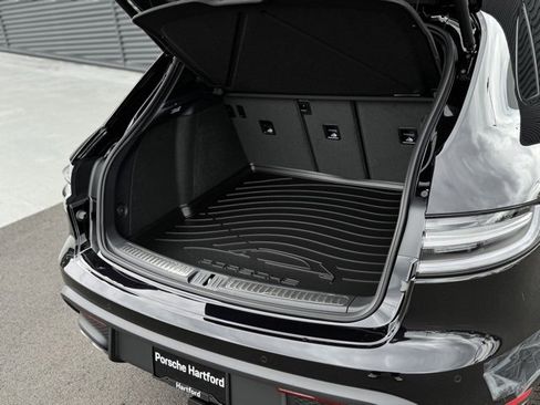 New 2026 Porsche Macan S image 33