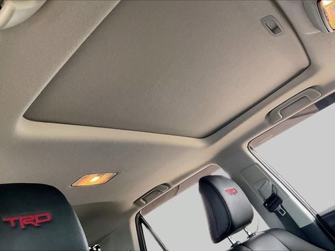 Used 2021 Toyota 4Runner Venture w/ Moonroof Package AWD/4WD image 13