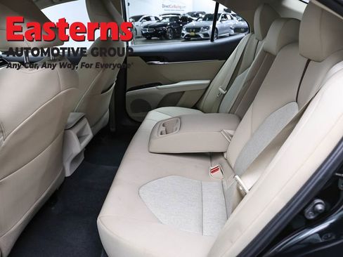 Used 2019 Toyota Camry LE FWD image 21