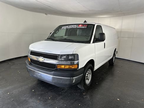Used 2022 Chevrolet Express 2500 w/ Driver Convenience Package image 6