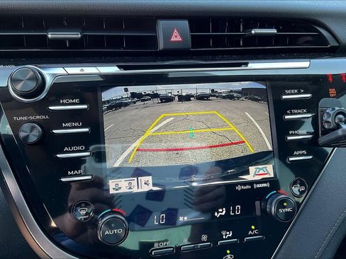 Used 2020 Toyota Camry XLE image 26